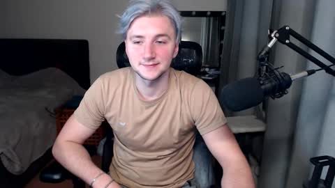 Snapshot of elvin_vaenight chatting on November 2025 09:37:02 PM Elvin Vaenight online show from November 2025 09:37:02 PM