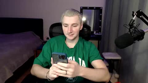 Snapshot of elvin_vaenight chatting on November 2025 10:15:02 PM Elvin Vaenight online show from November 2025 10:15:02 PM