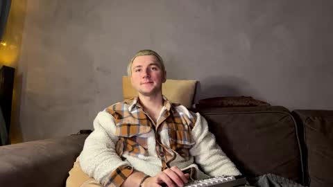 Snapshot of elvin_vaenight chatting on November 2025 10:53:02 PM Elvin Vaenight online show from November 2025 10:53:02 PM