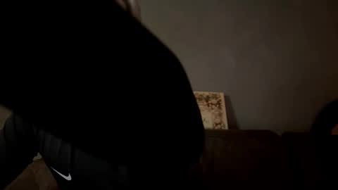 Snapshot of elvin_vaenight chatting on December 2025 10:17:02 PM Elvin Vaenight online show from December 2025 10:17:02 PM