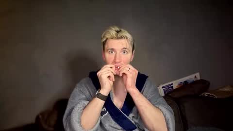 Snapshot of elvin_vaenight chatting on February 2026 09:38:02 PM Elvin Vaenight online show from February 2026 09:38:02 PM