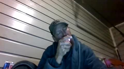 elwooood7 online show from November 2025 11:43:01 AM