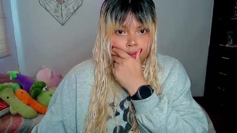 Snapshot of elymoon chatting on September 2025 07:08:02 PM Ely online show from September 2025 07:08:02 PM