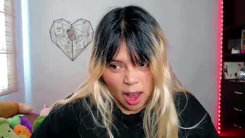 Snapshot of elymoon chatting on November 2025 02:56:01 PM Ely online show from November 2025 02:56:01 PM