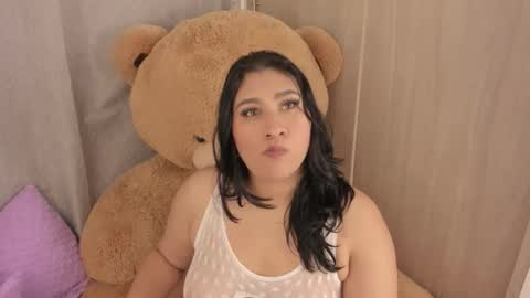 Snapshot of elyross_ chatting on September 2025 12:16:01 AM Ross online show from September 2025 12:16:01 AM