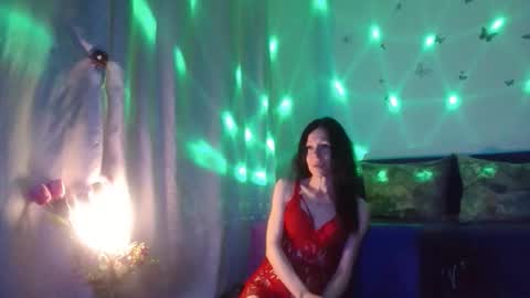 Elisa online show from April 2026 06:10:02 PM