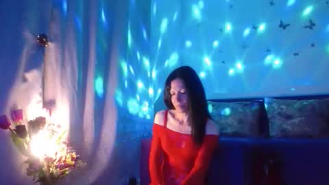 Elisa online show from May 2026 07:30:02 PM