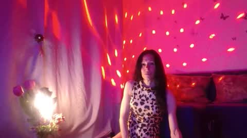 Elisa online show from May 2026 06:05:01 PM