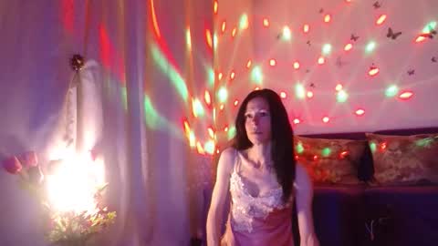 Elisa online show from June 2026 06:57:02 PM