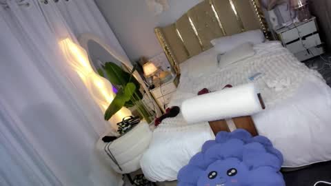 Snapshot of elyshunter chatting on November 2025 12:05:01 PM ElysHunter the girl will hunt you online show from November 2025 12:05:01 PM