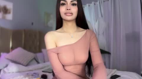 Snapshot of elyshunter chatting on November 2025 01:35:02 PM ElysHunter the girl will hunt you online show from November 2025 01:35:02 PM