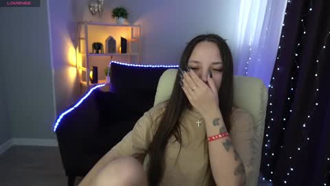 Snapshot of elyslunar_ chatting on January 2025 06:17:01 AM Call me Elis online show from January 2025 06:17:01 AM