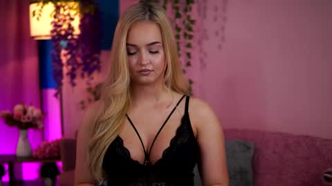 Elyssa online show from May 2026 06:23:02 PM