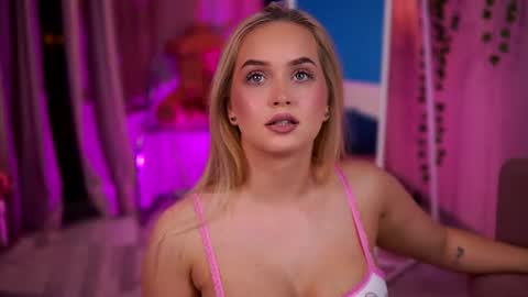 Elyssa online show from June 2026 06:50:01 PM