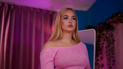 Elyssa online show from June 2026 07:05:01 PM