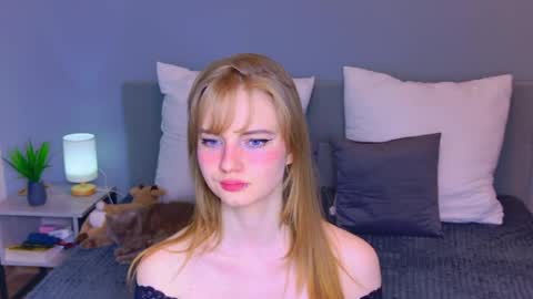 Chloyka online show from April 2026 06:43:01 PM