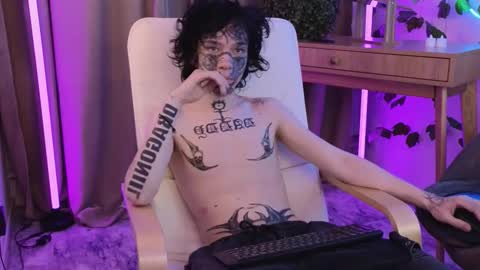 em0_b0y online show from February 2026 02:59:02 PM