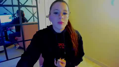 Snapshot of ema_04 chatting on October 2025 08:20:02 PM Estefany Martinez Acua INSTAGRAM ema 04oficial online show from October 2025 08:20:02 PM