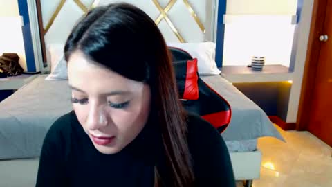 Snapshot of ema_04 chatting on October 2025 12:40:02 AM Estefany Martinez Acua INSTAGRAM ema 04oficial online show from October 2025 12:40:02 AM