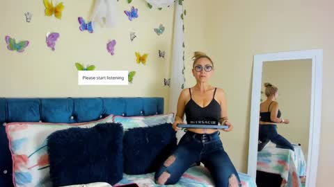 Snapshot of ema_garciaa chatting on September 2025 09:48:02 PM ema garcia online show from September 2025 09:48:02 PM