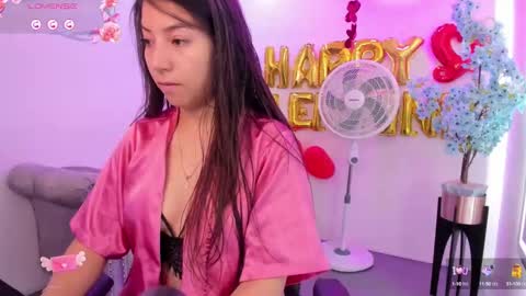 Snapshot of ema_louisx chatting on February 2025 12:17:02 PM Ema louisx online show from February 2025 12:17:02 PM