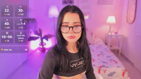 Snapshot of ema_soul chatting on September 2025 08:02:02 PM emma soul online show from September 2025 08:02:02 PM