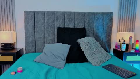 Snapshot of ema_stone65 chatting on October 2025 12:11:01 AM Ema online show from October 2025 12:11:01 AM