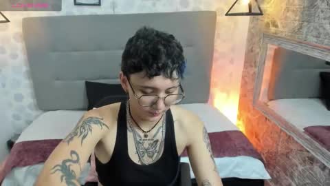 Snapshot of emahills__axelrose chatting on October 2025 02:20:01 AM emahills__axelrose online show from October 2025 02:20:01 AM