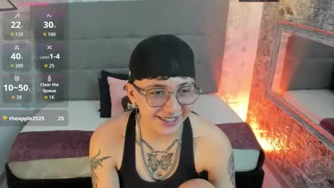 Snapshot of emahills__axelrose chatting on October 2025 01:55:02 AM emahills__axelrose online show from October 2025 01:55:02 AM