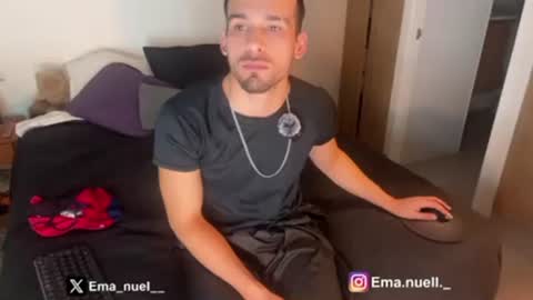 emanuell___ online show from April 2026 01:22:01 AM