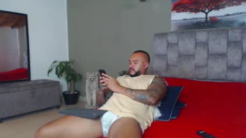Snapshot of emanuelspencer chatting on January 2025 06:21:01 PM emanuelspencer online show from January 2025 06:21:01 PM