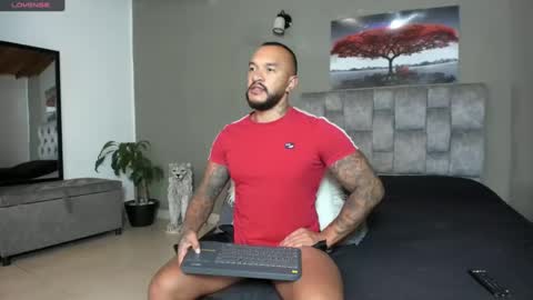 Snapshot of emanuelspencer chatting on January 2025 07:49:02 AM emanuelspencer online show from January 2025 07:49:02 AM