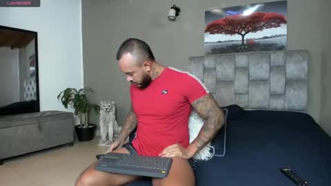 Snapshot of emanuelspencer chatting on February 2025 12:22:01 PM emanuelspencer online show from February 2025 12:22:01 PM