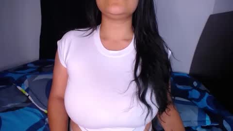 Snapshot of ember_wanda_ chatting on January 2025 09:25:01 PM Ember and Wanda online show from January 2025 09:25:01 PM