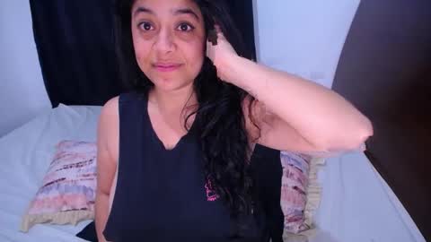 Snapshot of ember_wanda_ chatting on February 2025 04:37:02 AM Ember and Wanda online show from February 2025 04:37:02 AM
