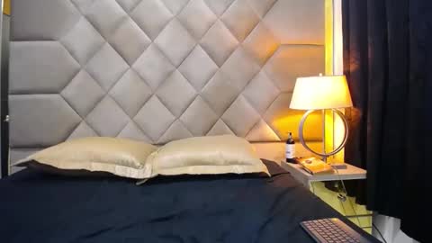 Snapshot of ember_wanda_ chatting on March 2025 04:30:02 AM Ember and Wanda online show from March 2025 04:30:02 AM