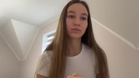 Snapshot of emberfamn chatting on November 2025 12:05:02 PM Alina online show from November 2025 12:05:02 PM