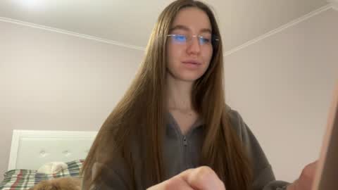 Alina online show from April 2026 07:17:02 PM