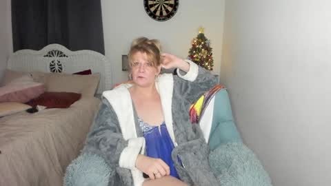 Ember Pheonixxx online show from December 2024 06:44:01 AM