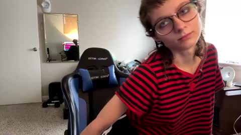 Embersburningup online show from February 2025 06:33:01 PM