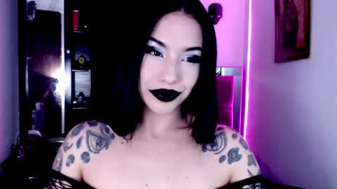 Emerald Black online show from April 2026 02:01:01 AM