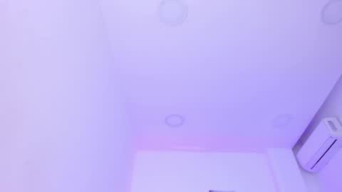 Snapshot of emelie_89 chatting on March 2025 03:20:01 PM emelie_89 online show from March 2025 03:20:01 PM