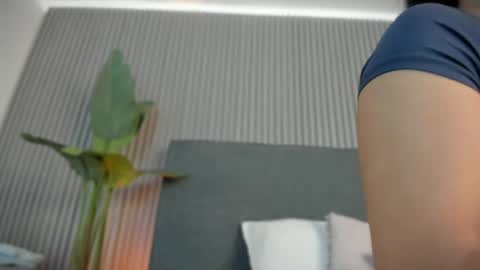 emelie_89 online show from April 2026 11:38:01 AM