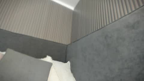 emelie_89 online show from May 2026 11:37:01 AM