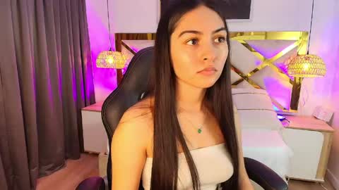 Emily  online show from May 2026 07:48:01 AM