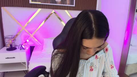 Emily  online show from May 2026 10:45:02 AM