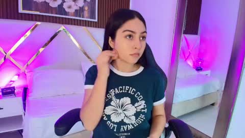 Emily  online show from May 2026 06:53:02 AM