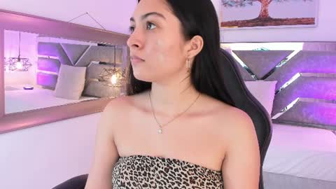Emily  online show from June 2026 04:15:01 AM