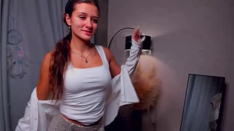 Emma online show from November 2025 01:15:01 AM