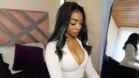 Snapshot of emely_brandon_ chatting on March 2025 04:57:01 PM anyelii online show from March 2025 04:57:01 PM